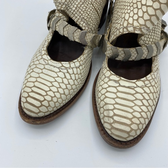 Freebird by Steven Blade White Snake Skin Booties Size 7 Western - Picture 5 of 11